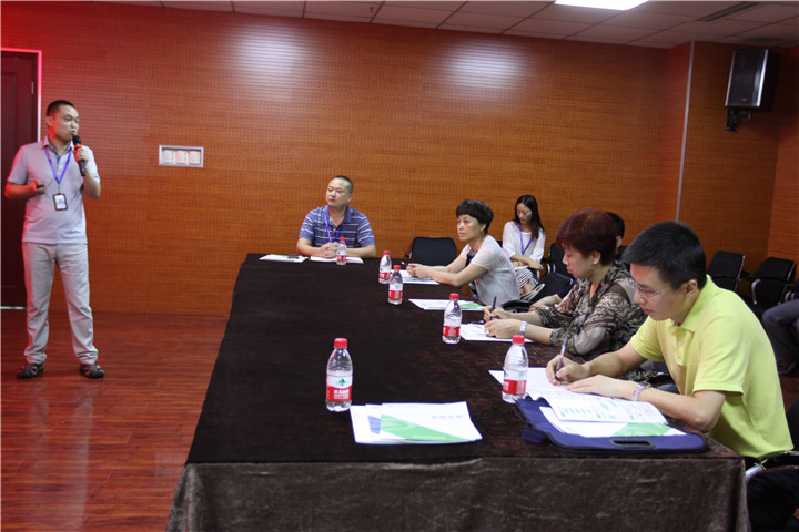 陜西省通信管理局領(lǐng)導(dǎo)一行蒞臨天互數(shù)據(jù)聽取匯報材料并指導(dǎo)工作 