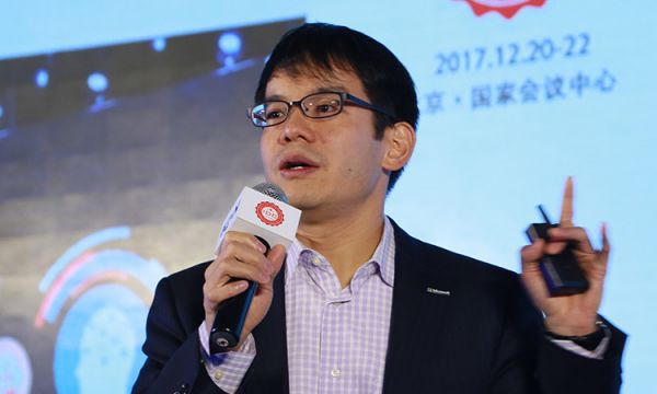 微軟大中華區(qū)營(yíng)運(yùn)暨營(yíng)銷(xiāo)事業(yè)群總經(jīng)理 康容發(fā)表主題演講