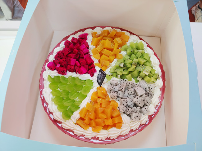 天互數據6月份員工生日會來啦~